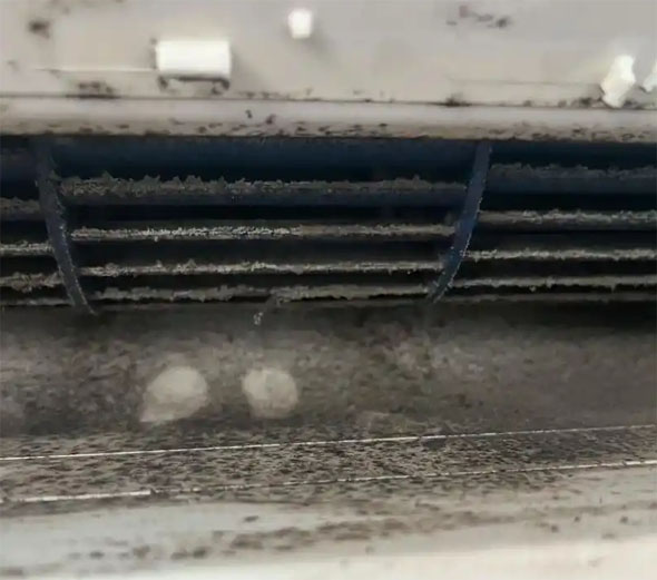 曹妃甸空调吹的风有股烧焦味是怎么回事